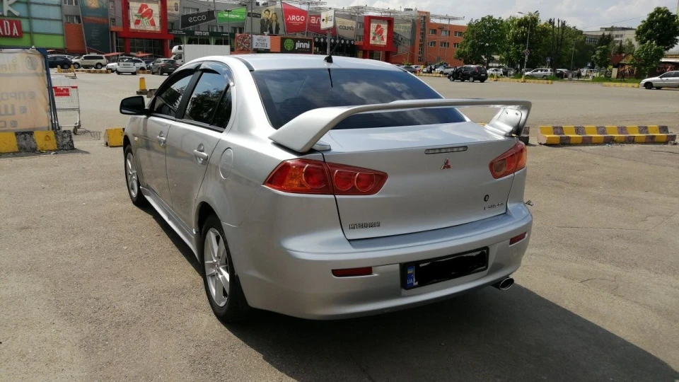 Mitsubishi Lancer 2