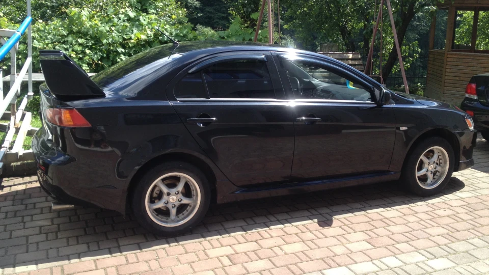 Mitsubishi Lancer 2