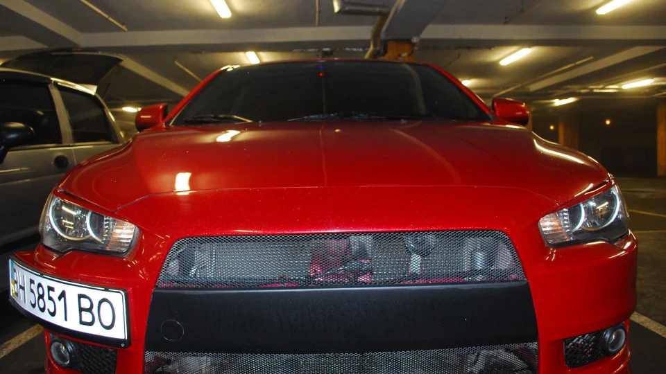 Mitsubishi Lancer )
