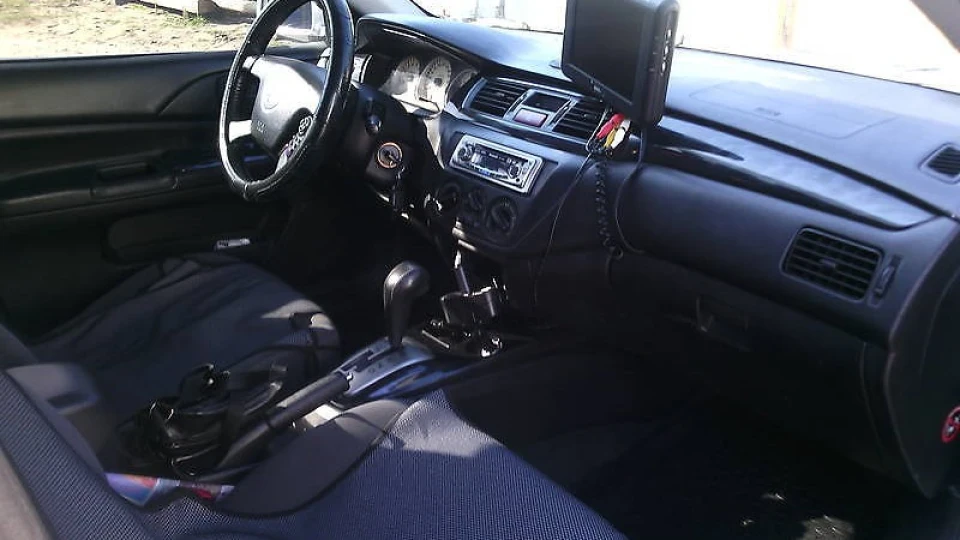 Mitsubishi Lancer 2