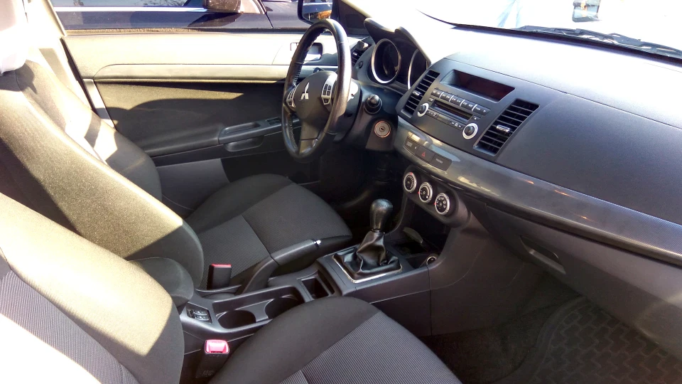 Mitsubishi Lancer 2