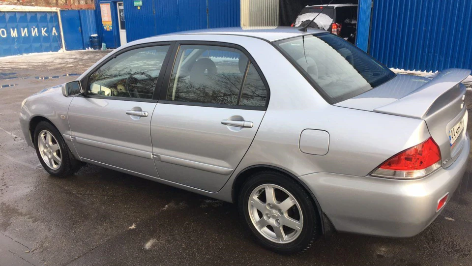 Mitsubishi Lancer 2