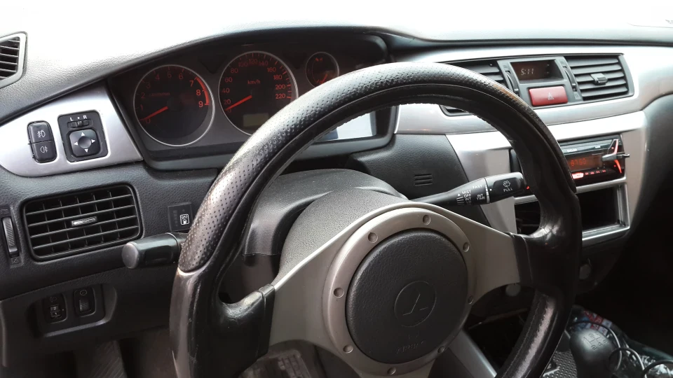 Mitsubishi Lancer 2