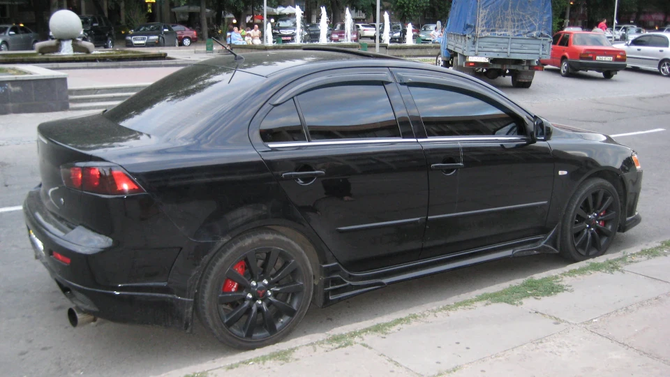 Mitsubishi Lancer 2