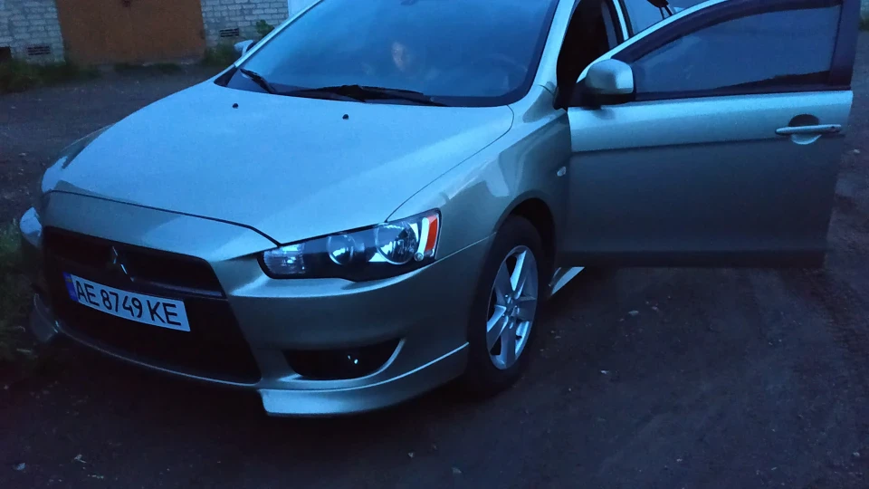 Mitsubishi Lancer 2