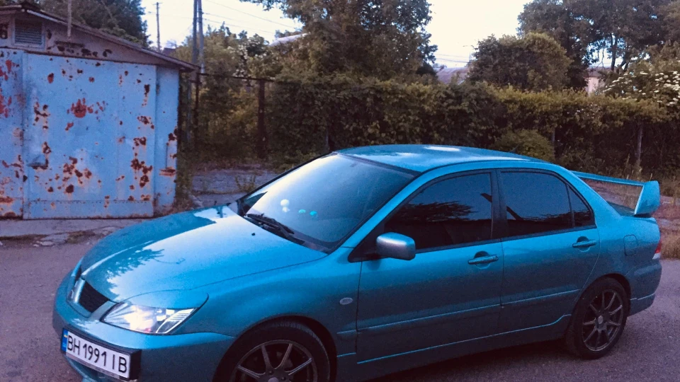 Mitsubishi Lancer 2