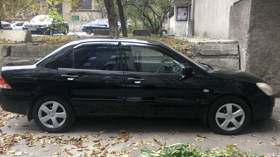Mitsubishi Lancer 2