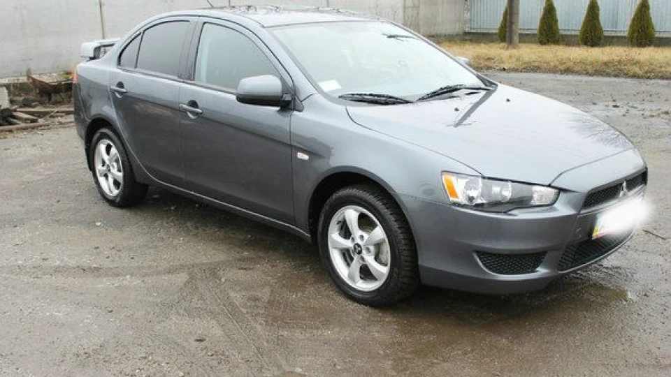 Mitsubishi Lancer 3