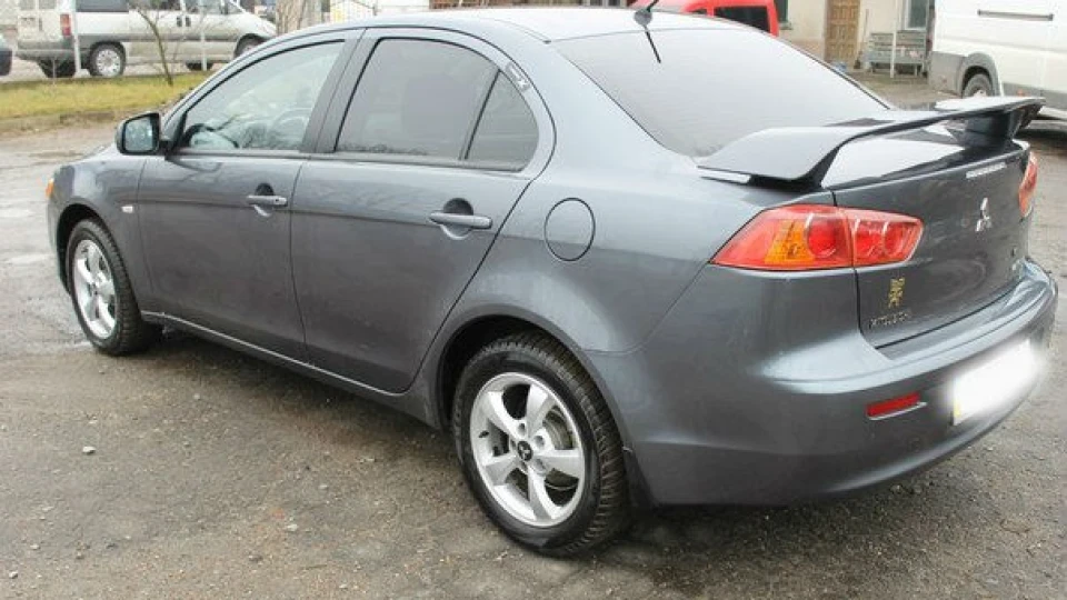 Mitsubishi Lancer 4