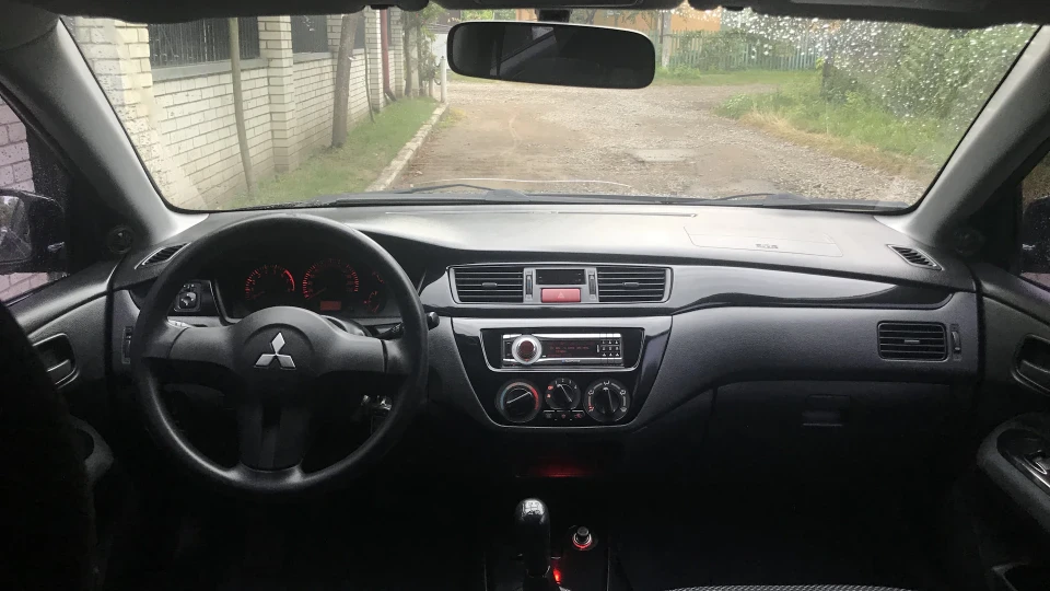 Mitsubishi Lancer 2
