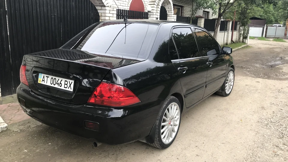 Mitsubishi Lancer 4