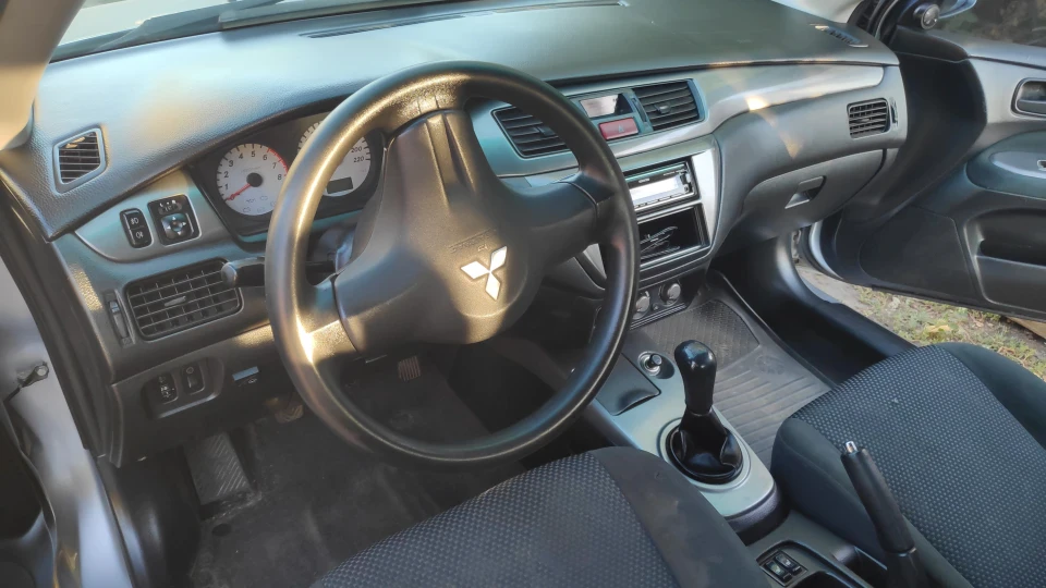 Mitsubishi Lancer 2