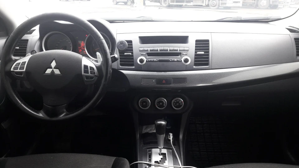 Mitsubishi Lancer 2