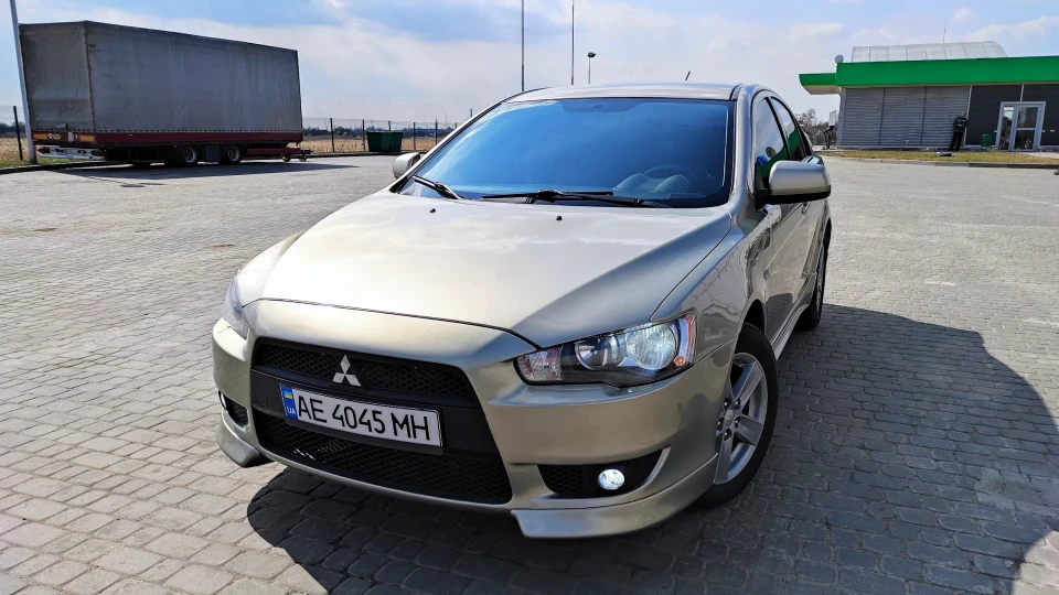 Mitsubishi Lancer 4