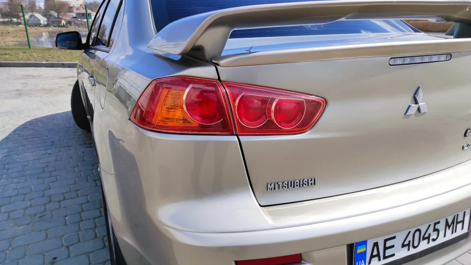 Mitsubishi Lancer 5