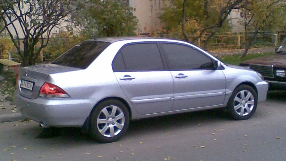 Mitsubishi Lancer 2
