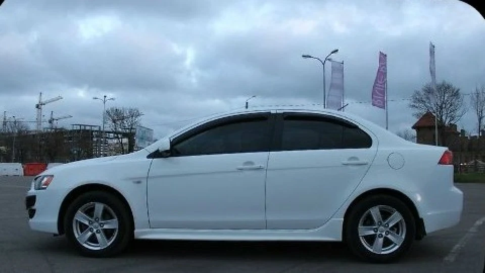 Mitsubishi Lancer 4