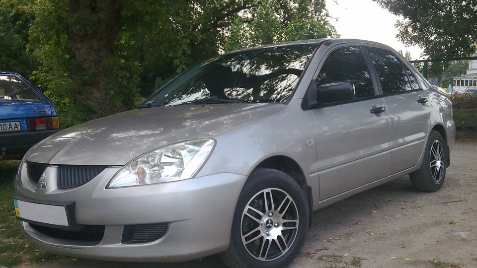 Mitsubishi Lancer 2