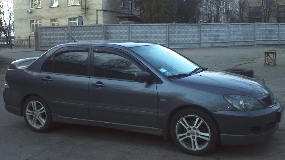 Mitsubishi Lancer 2