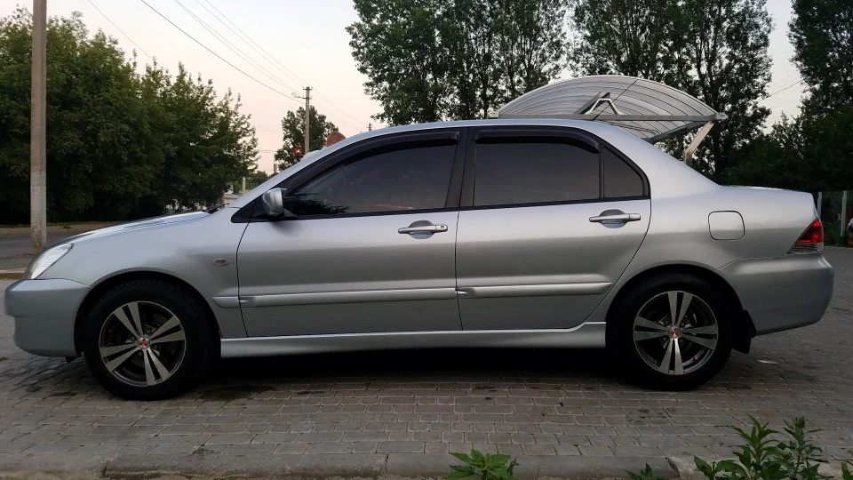 Mitsubishi Lancer №1 3