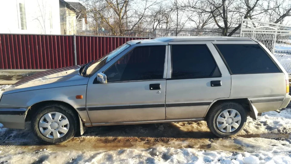 Mitsubishi Lancer 1.5 GLXi 3