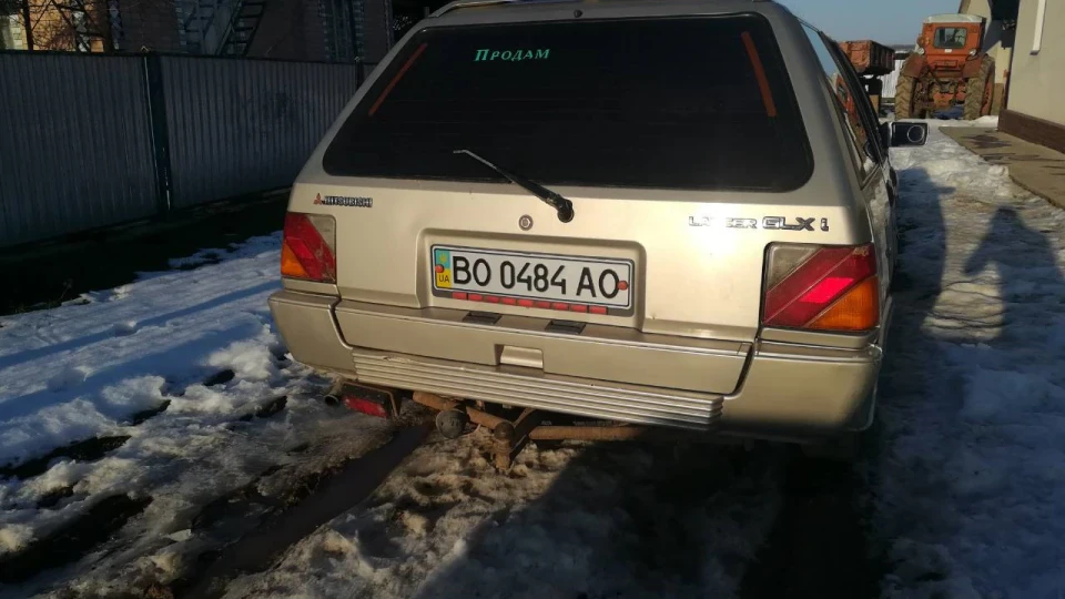 Mitsubishi Lancer 1.5 GLXi 4
