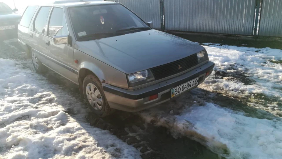 Mitsubishi Lancer 1.5 GLXi 5