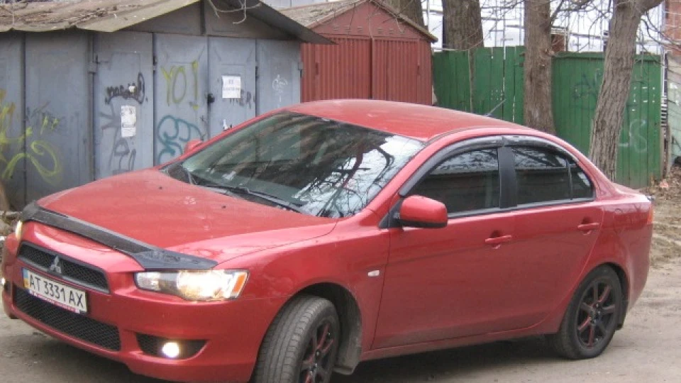 Mitsubishi Lancer 1,5 червоний 5