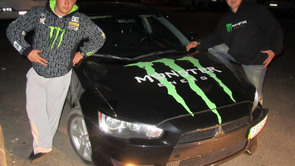 Mitsubishi Lancer 1.5 MT 2