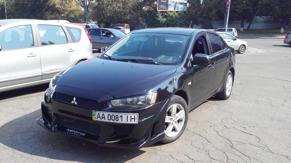 Mitsubishi Lancer 1.5 MT 4