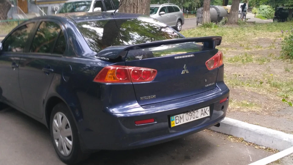 Mitsubishi Lancer 1,5 синій металік 2