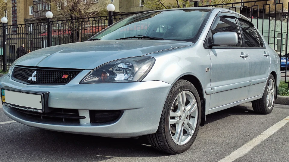 Mitsubishi Lancer 1.6 AT 2