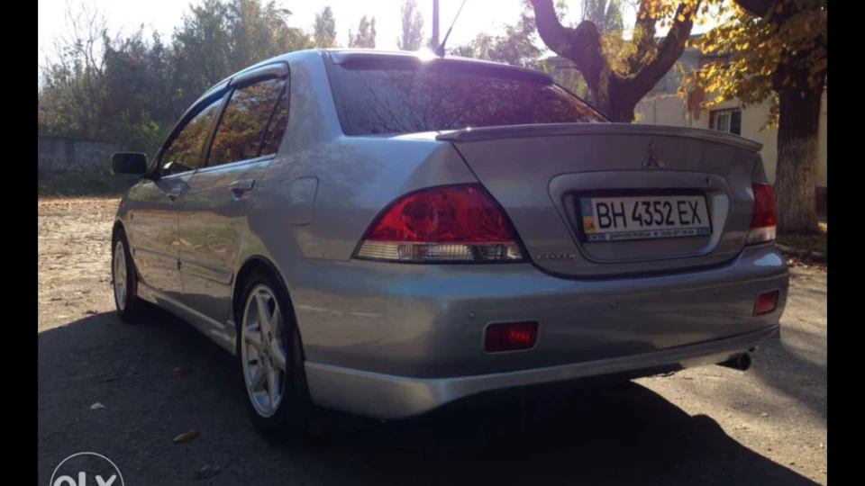 Mitsubishi Lancer 1.6 автомат 5