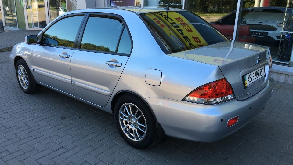 Mitsubishi Lancer 1.6 comfort