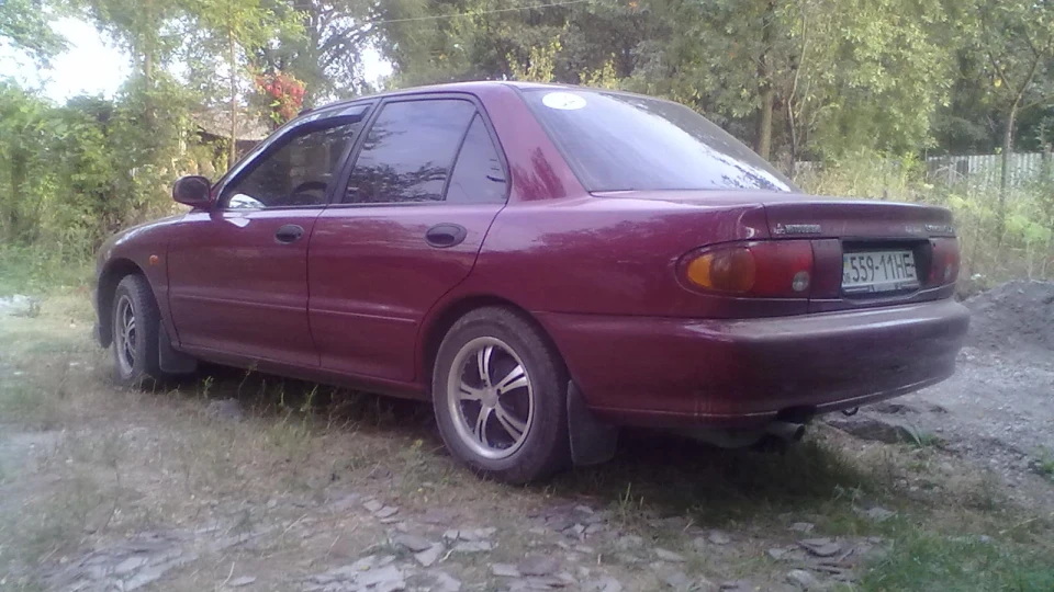 Mitsubishi Lancer 1.6 GLXi 3