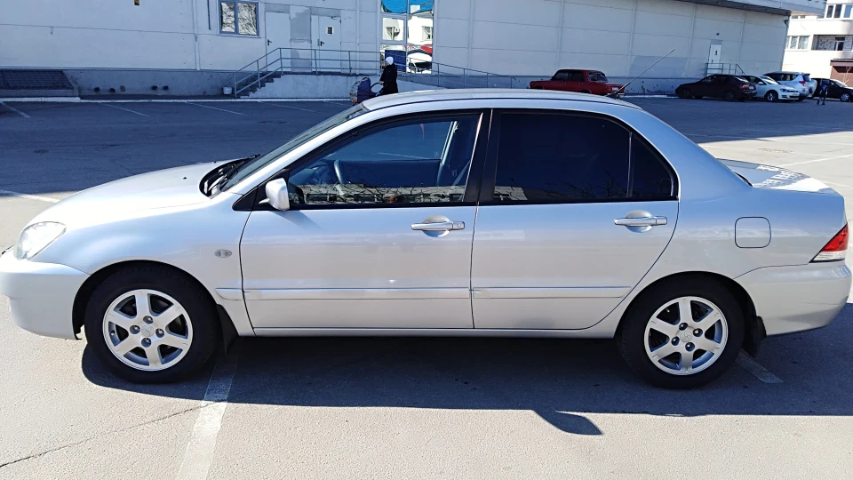 Mitsubishi Lancer 1,6 МКПП 3