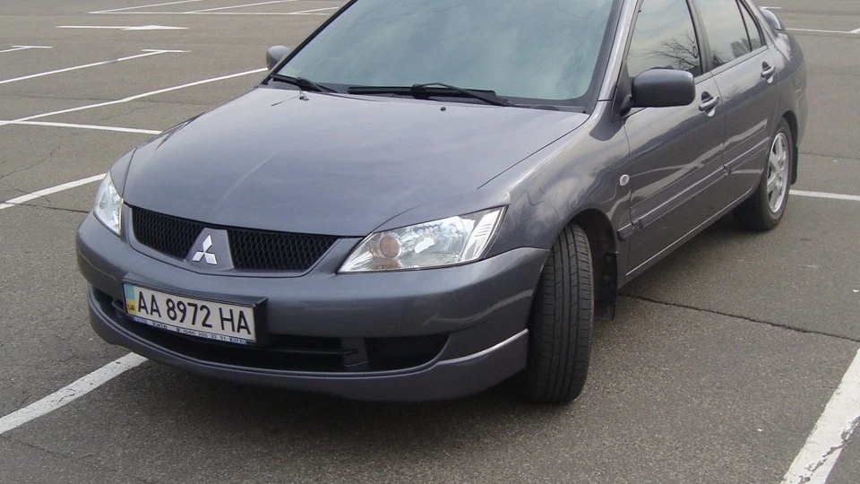 Mitsubishi Lancer 1.6 МКПП 5