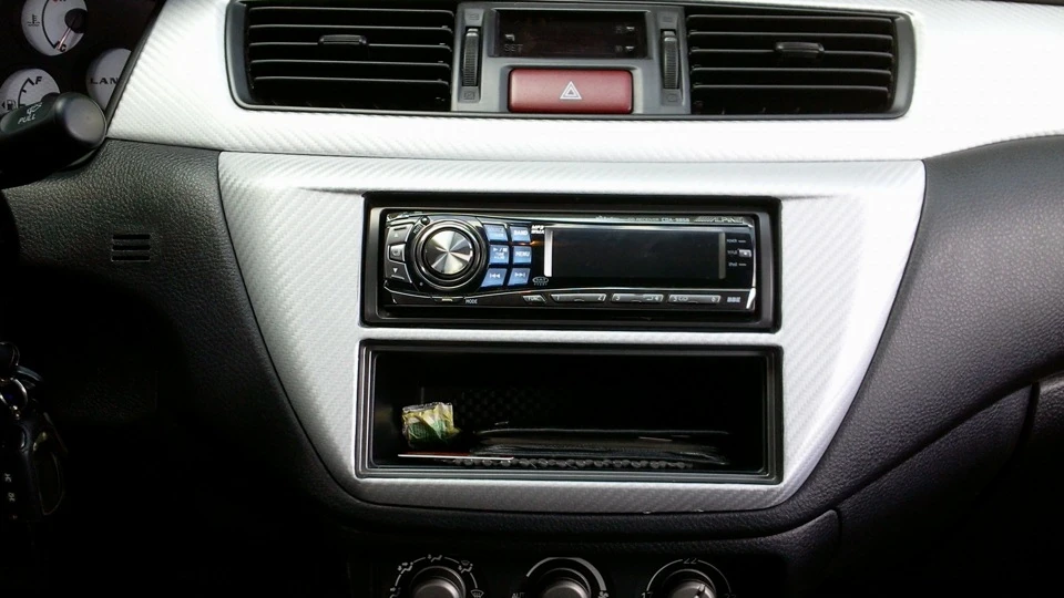 Mitsubishi Lancer 1,6 МТ, срібло S88 3