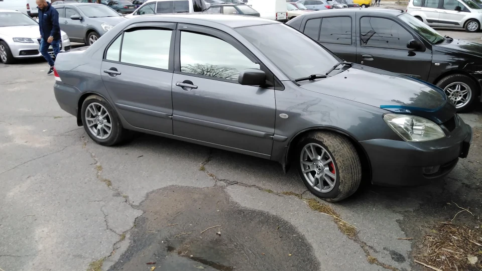 Mitsubishi Lancer 1.6 2