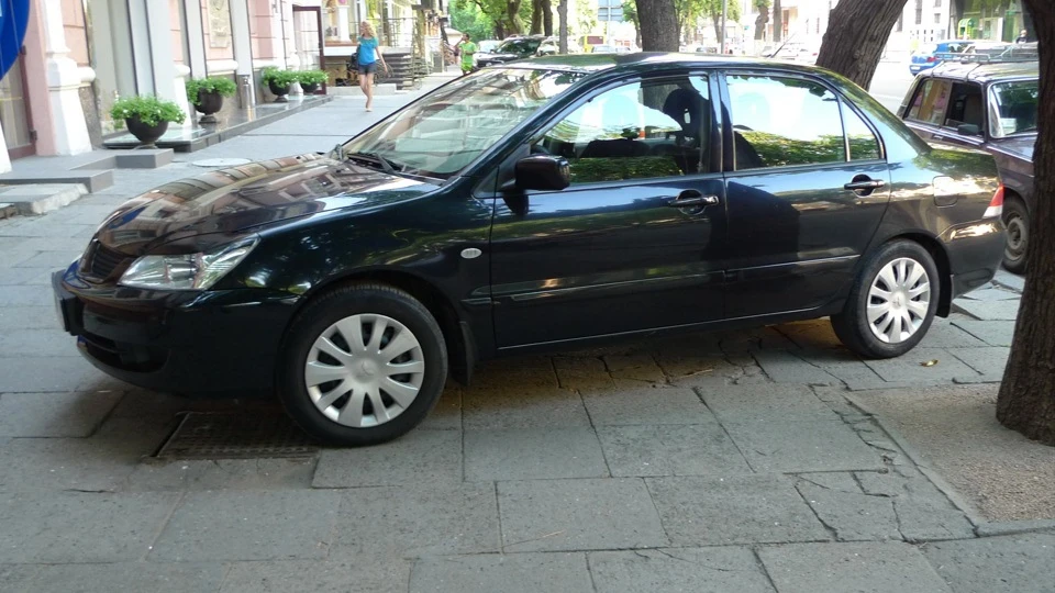 Mitsubishi Lancer 1.6 2