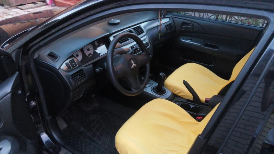Mitsubishi Lancer 1991 3