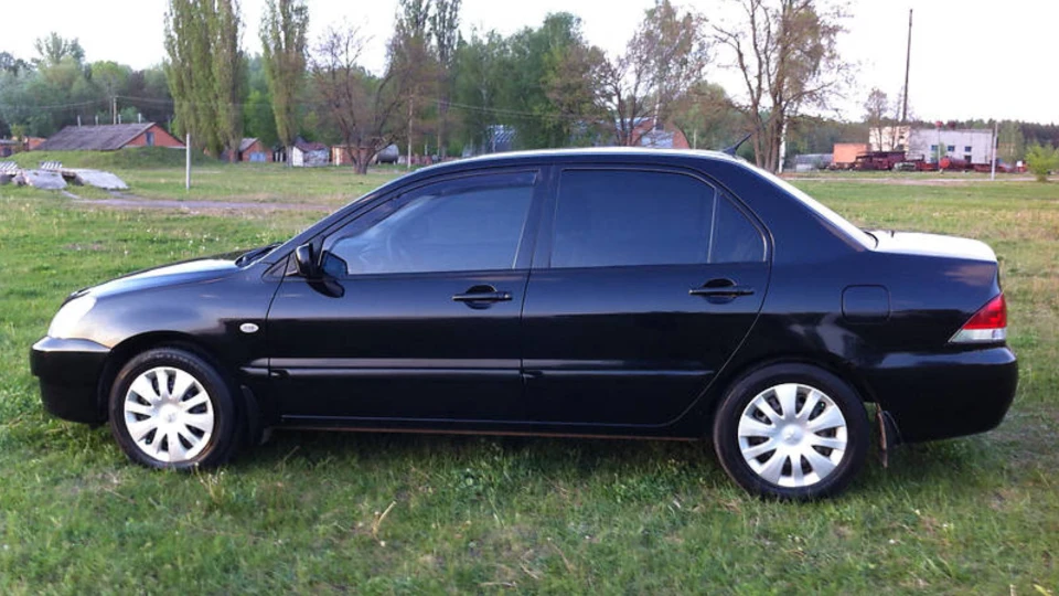 Mitsubishi Lancer 1991 4