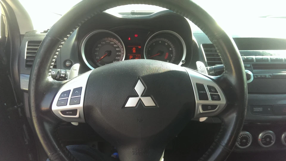 Mitsubishi Lancer 2.0 CVT intense 3