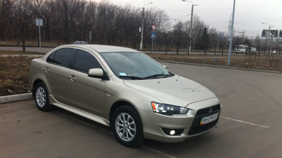 Mitsubishi Lancer 2.0 CVT 3