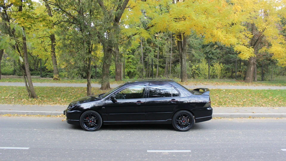 Mitsubishi Lancer 2.0 i 16V Sport 2