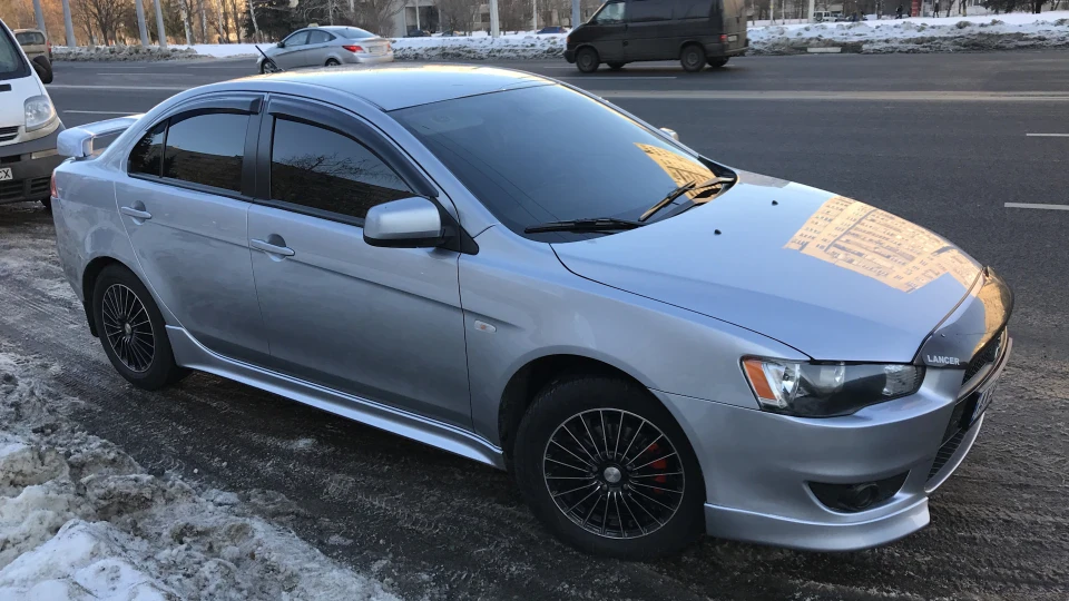 Mitsubishi Lancer 2.0 мкпп 2