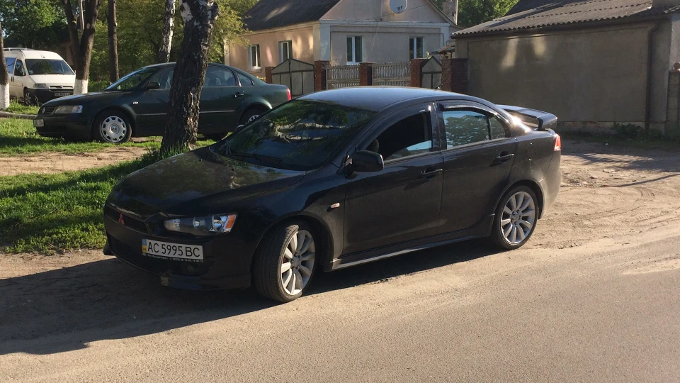 Mitsubishi Lancer → 2.0 MT 3