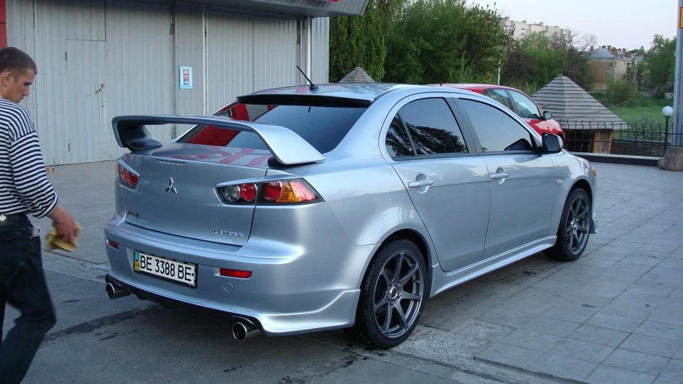 Mitsubishi Lancer 2.0 MT
