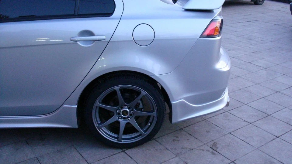 Mitsubishi Lancer 2.0 MT 3