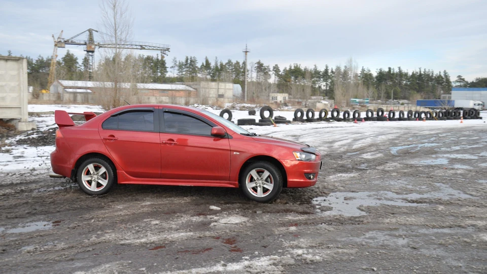 Mitsubishi Lancer 2.0 (на палиці) 3